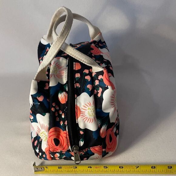 Insulated floral lunch bag in the style of Rifle Paper Company - Picture 9 of 9